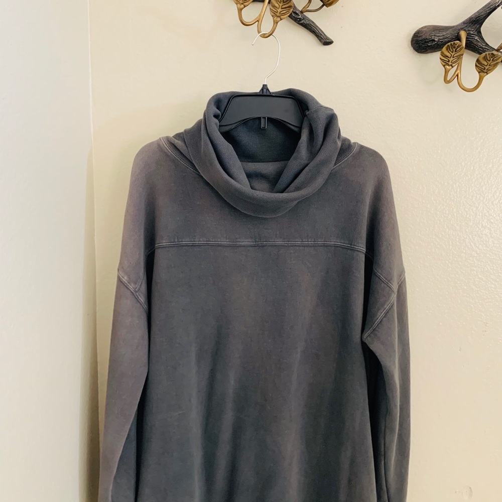 SOLD 🚫 Urban Outfitters • Oversized Sweater Dress
